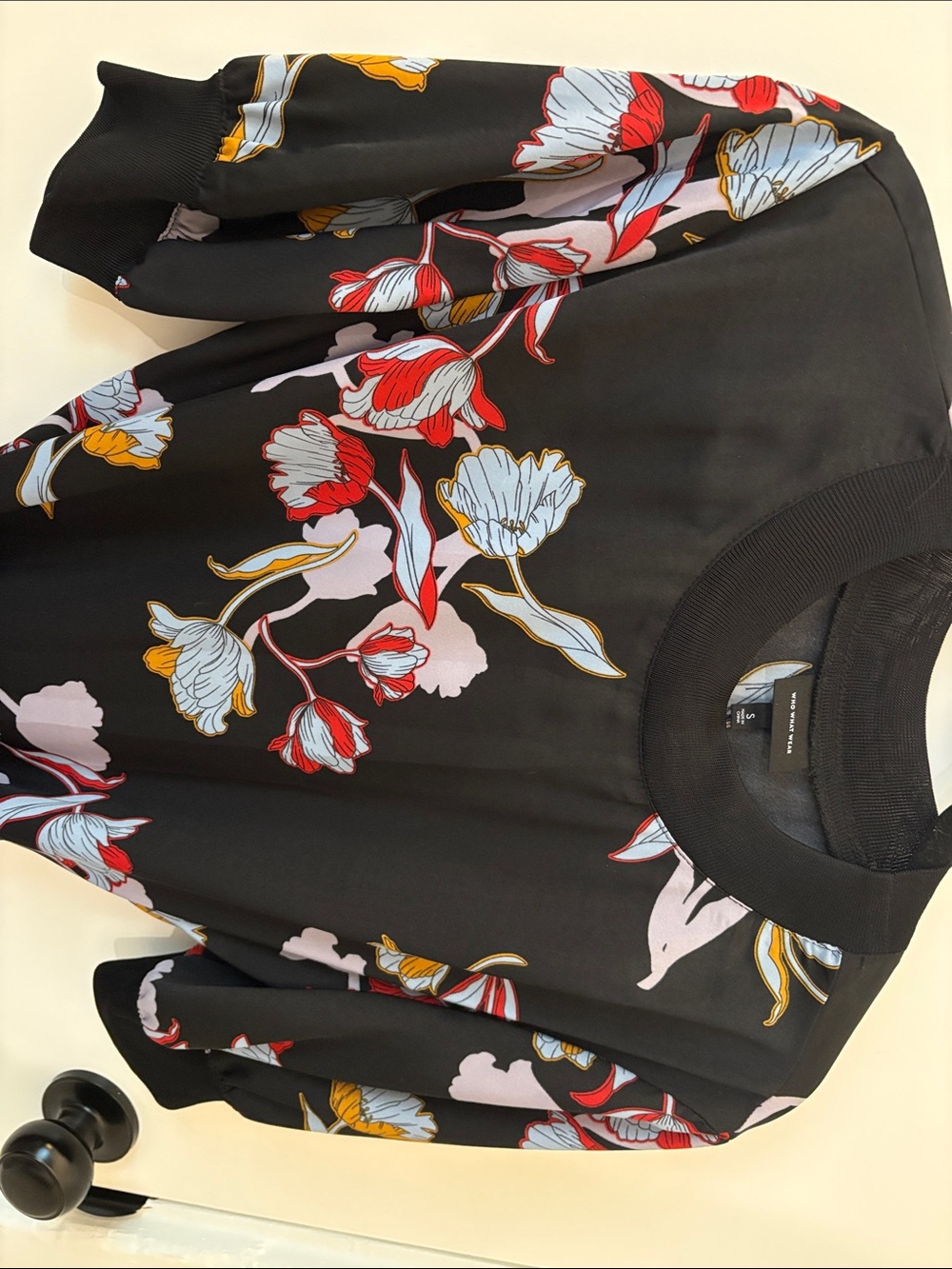 Who What Wear Black Floral Midi Dress with Belt - Picture 4 of 6